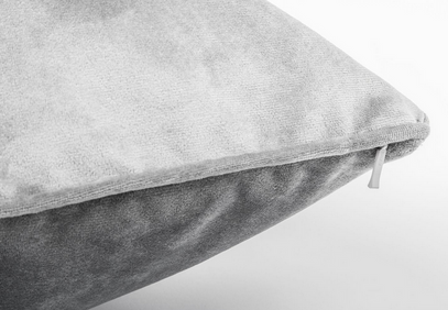 Poduszka dekoracyjna z wkładem Silver  40 x 60 cm  We Love Beds