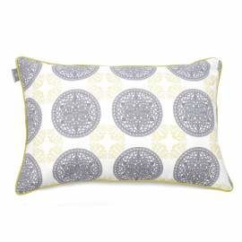 Poduszka dekoracyjna z wkładem Ornaments Green 40 x 60 cm We Love Beds