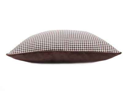Poduszka dekoracyjna z wkładem Chek Dark Chocolate brąz 60 x 60 cm  We Love Beds