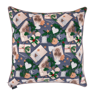 Poduszka dekoracyjna z wkładem Christmas Gift 60 x 60 cm  We Love Beds