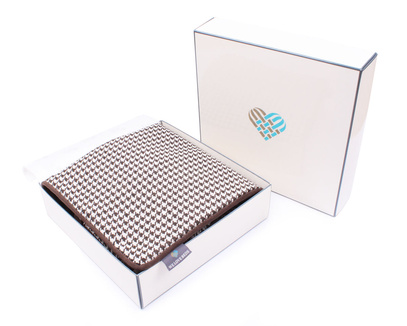 Poduszka dekoracyjna z wkładem Chek Dark Chocolate brąz 60 x 60 cm  We Love Beds