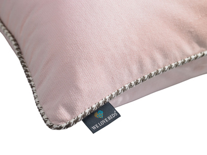 Poduszka dekoracyjna z wkładem Rose Quartz 50 x 50 cm  We Love Beds