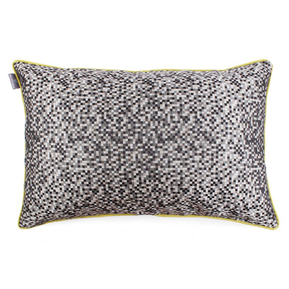 Poduszka dekoracyjna z wkładem Mosaic 40 x 60 cm  We Love Beds