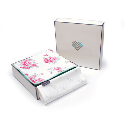 Poduszka dekoracyjna z wkładem Roses Mint 60 x 60 cm  We Love Beds