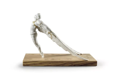 Figura porcelanowa Icarus 28 x 38x27 cm Lladro 