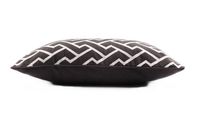 Poduszka dekoracyjna z wkładem Maze Gray 60 x 60 cm  We Love Beds