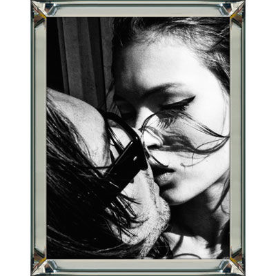 Obraz reprodukcja Kate Moss Kissing 60 x 80 cm