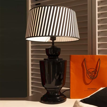 Lampa stołowa, czarna17x17x44 cm 