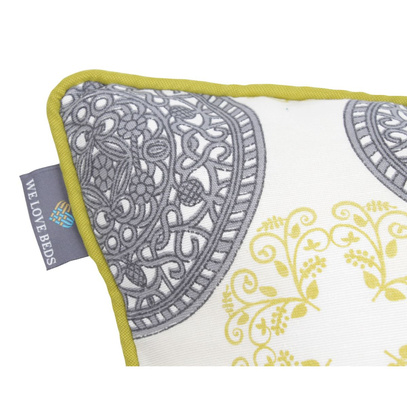 Poduszka dekoracyjna z wkładem Ornaments Green 40 x 60 cm  We Love Beds