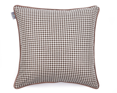 Poduszka dekoracyjna z wkładem Chek Dark Chocolate brąz 60 x 60 cm  We Love Beds