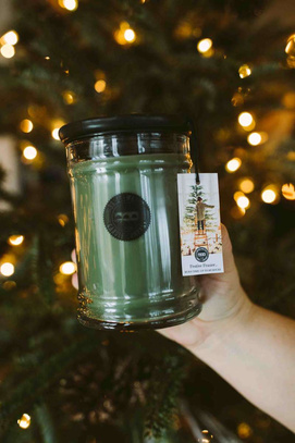 Świeca zapachowa Festive Frasier 524g Bridgewater