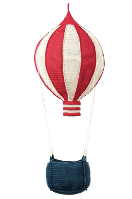 Balon czerwony z niebieskim koszem 